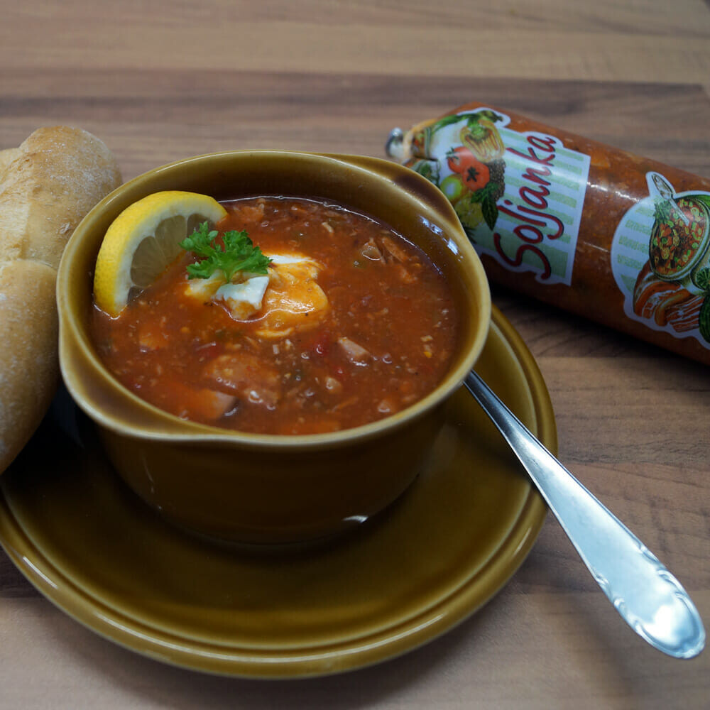 Schmelzer´s Soljanka ist eine kräftige und leicht säuerliche Suppe na ...